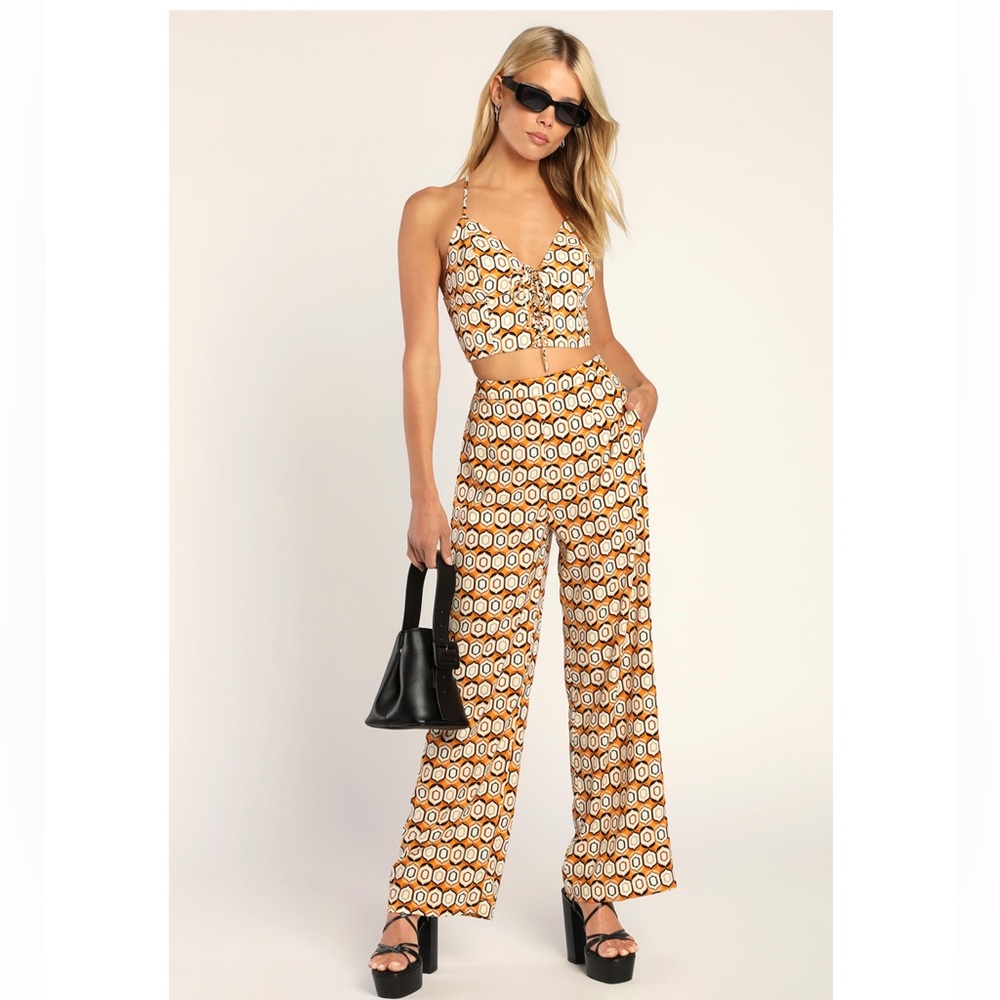Lulu’s Mod Matching Set - Top (L), Bottoms (M)